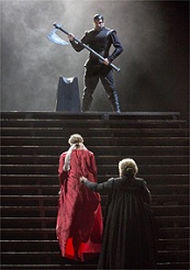 A scene from Donizettis Maria Stuarda / © _Photo by Ken Howard, Met Opera